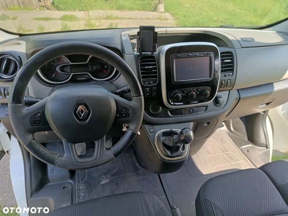 Renault Trafic L2H1 1.6 diesel 125kM 2018rok WEBASTO, CZUJNIKI PARKOWANIA, HAK, BAGAŻNIK DACHOWY, STAN BARDZO DOBRY! - 41