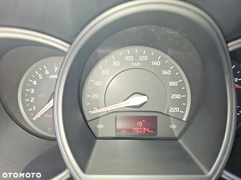 Kia Rio 1.2 M - 17