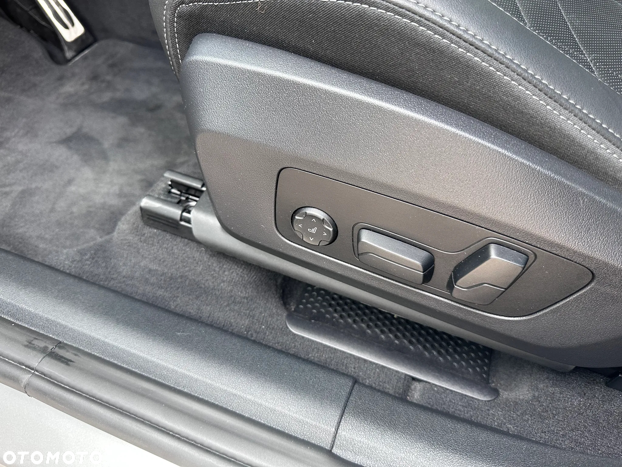 BMW X1 sDrive20i mHEV - 25