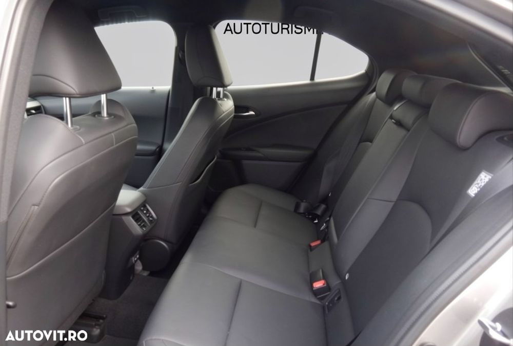 Lexus UX 250h (E-FOUR) Executive Line - 7