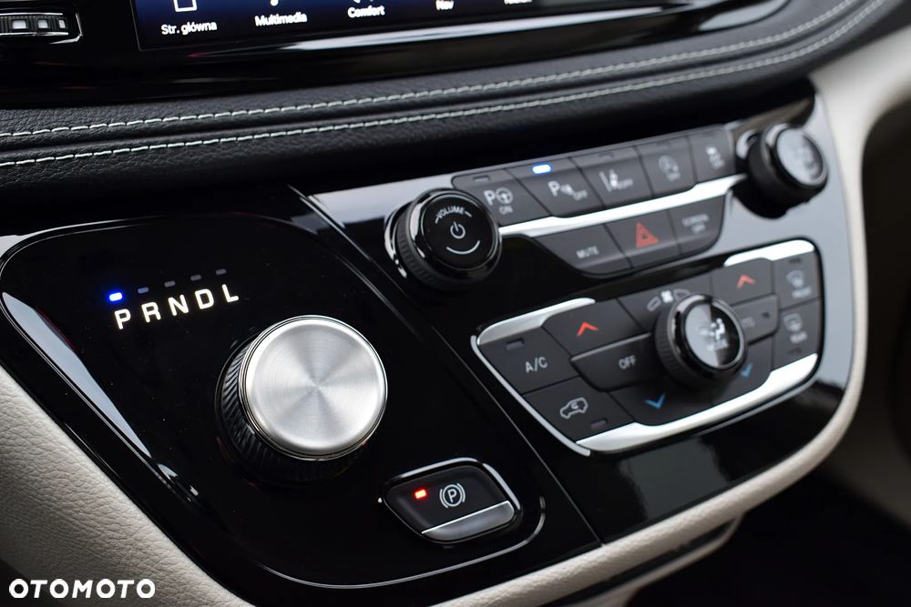 Chrysler Pacifica - 15