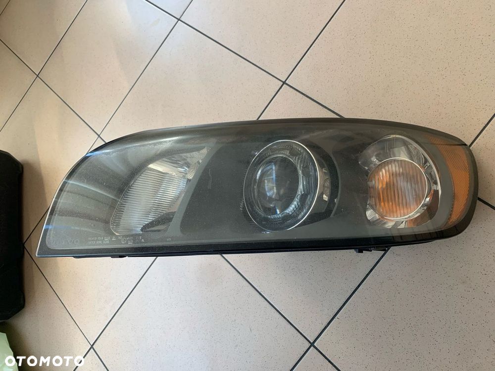 Volvo V50 S40 30698889 Lampa Xenon lewy przód EU - 2