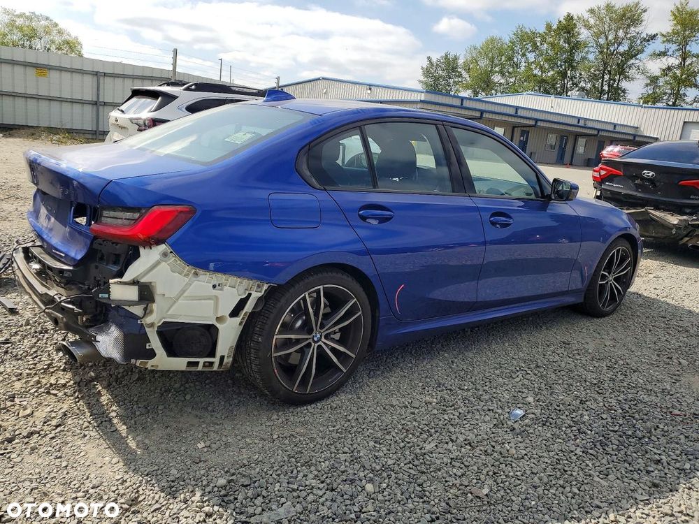 BMW Seria 3 330i xDrive M Sport - 4