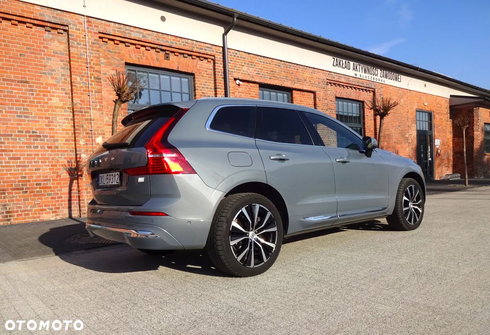 Volvo XC 60 T8 Plug-In Hybrid AWD Ultra Dark - 6