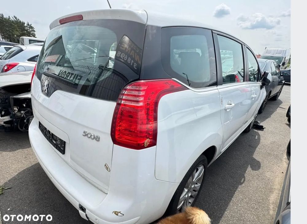 Silnik Peugeot 5008 2012 poj. 1.6 EHDI kod silnika 9HR - 1