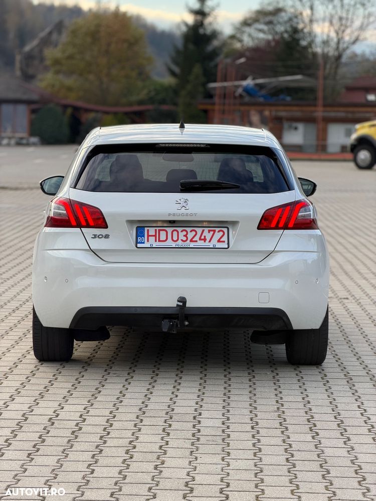 Peugeot 308 1.2 L PureTech Turbo Allure - 10