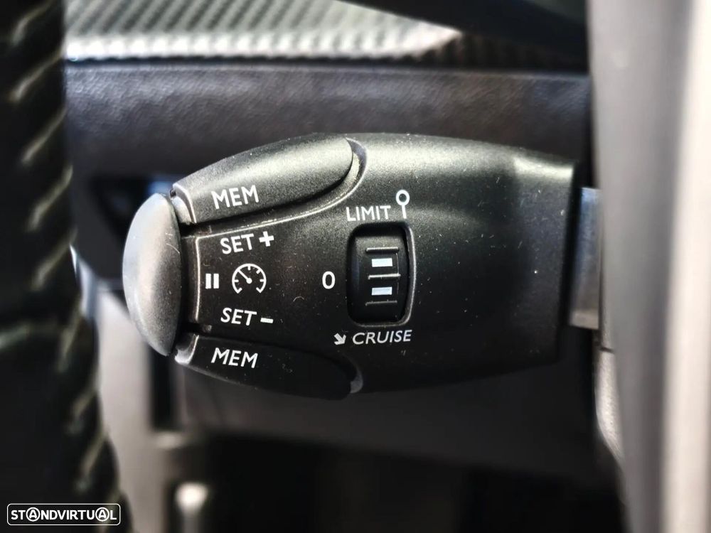 Peugeot 2008 PureTech 100 Allure - 16