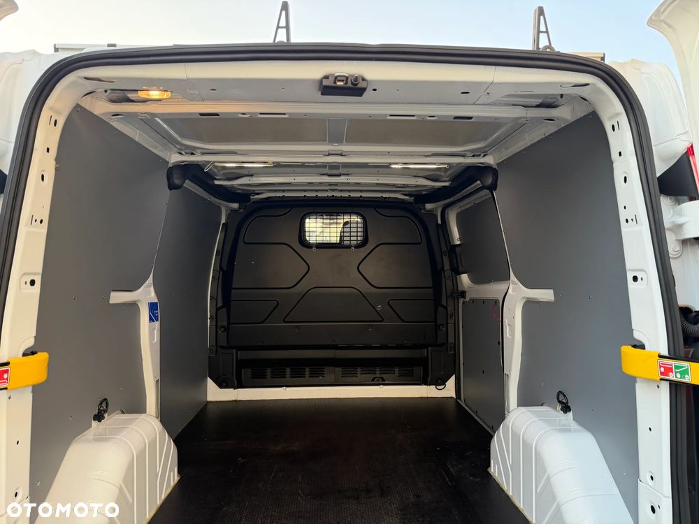 Ford Custom L1H1 - 25