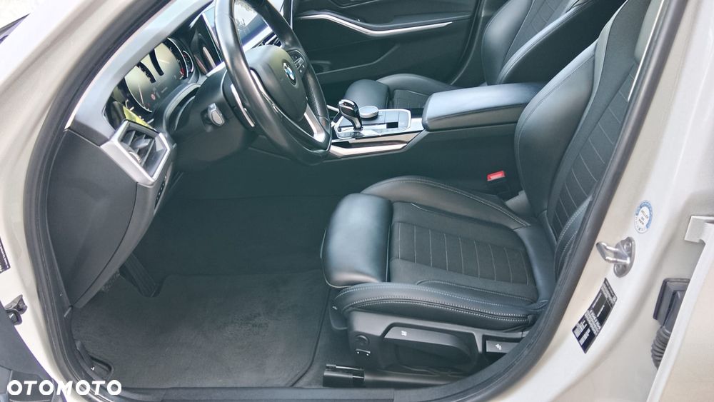 BMW Seria 3 320d Sport Line - 14