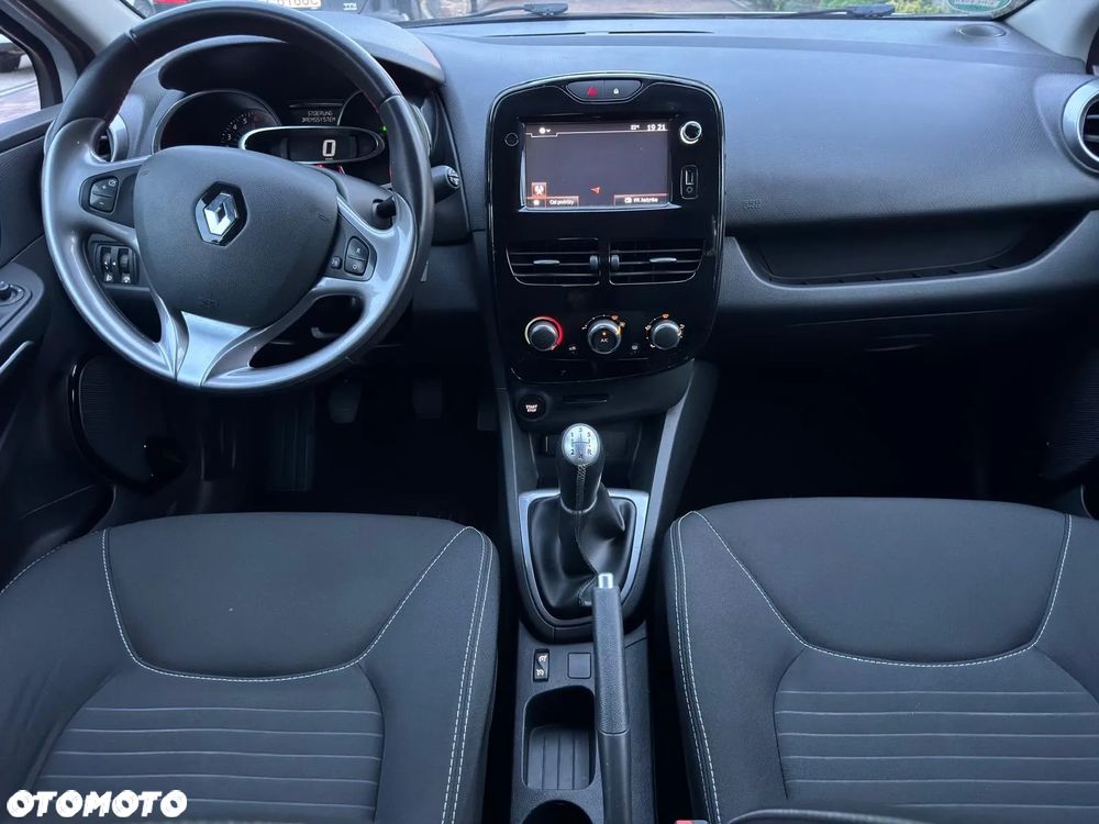 Renault Clio 1.2 16V 75 LIMITED - 11
