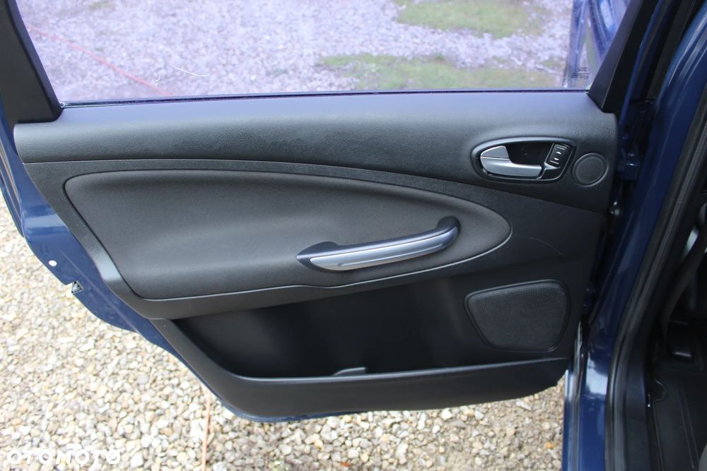 Ford S-Max 2.2 TDCi Titanium - 26