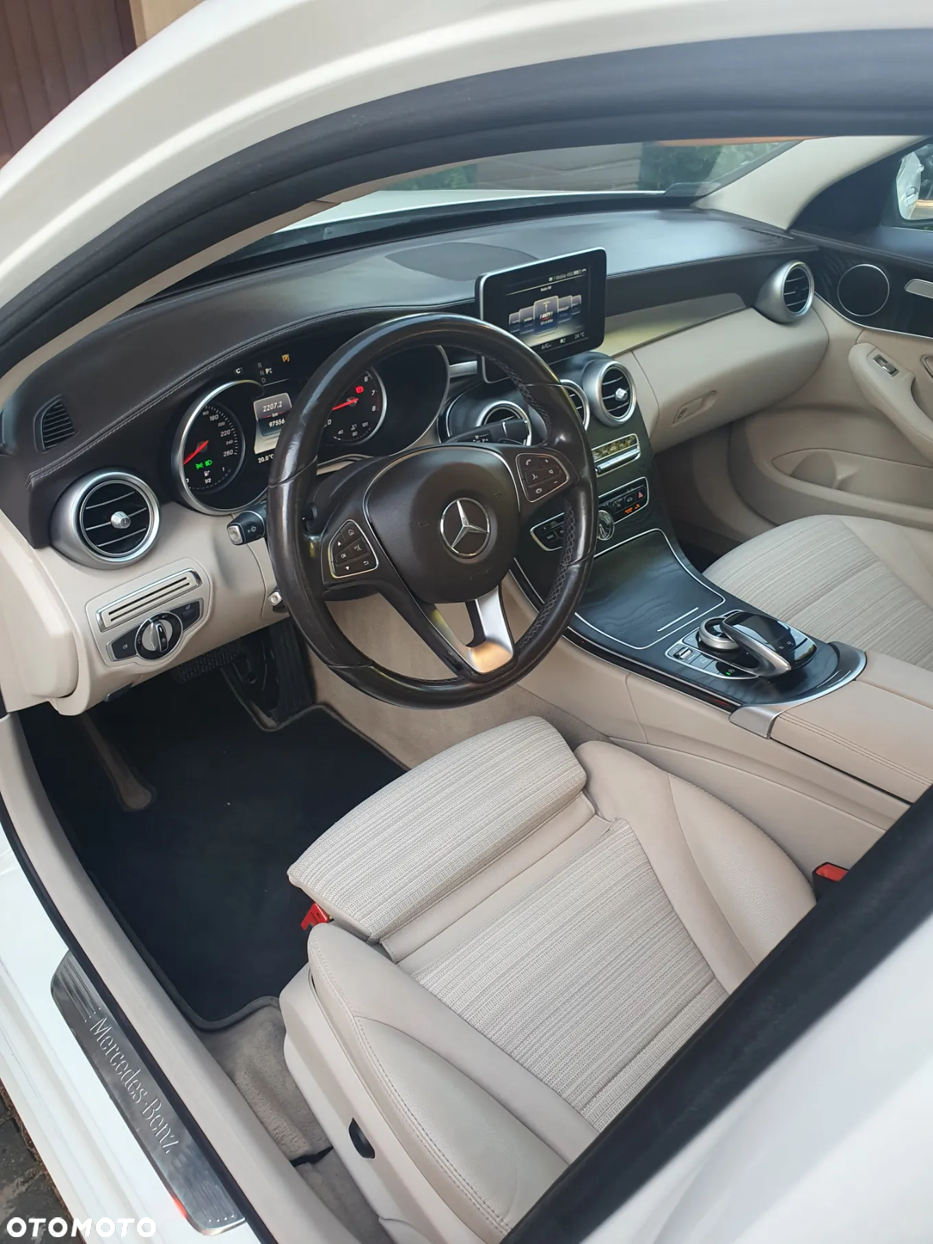 Mercedes-Benz Klasa C 200 4-Matic 7G-TRONIC - 16