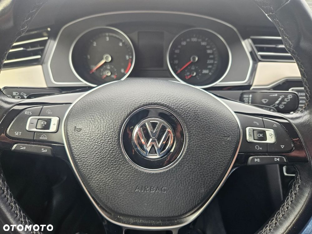 Volkswagen Passat 2.0 TDI BMT Highline DSG7 - 24