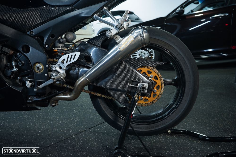 Suzuki GSX-R K8 - 5