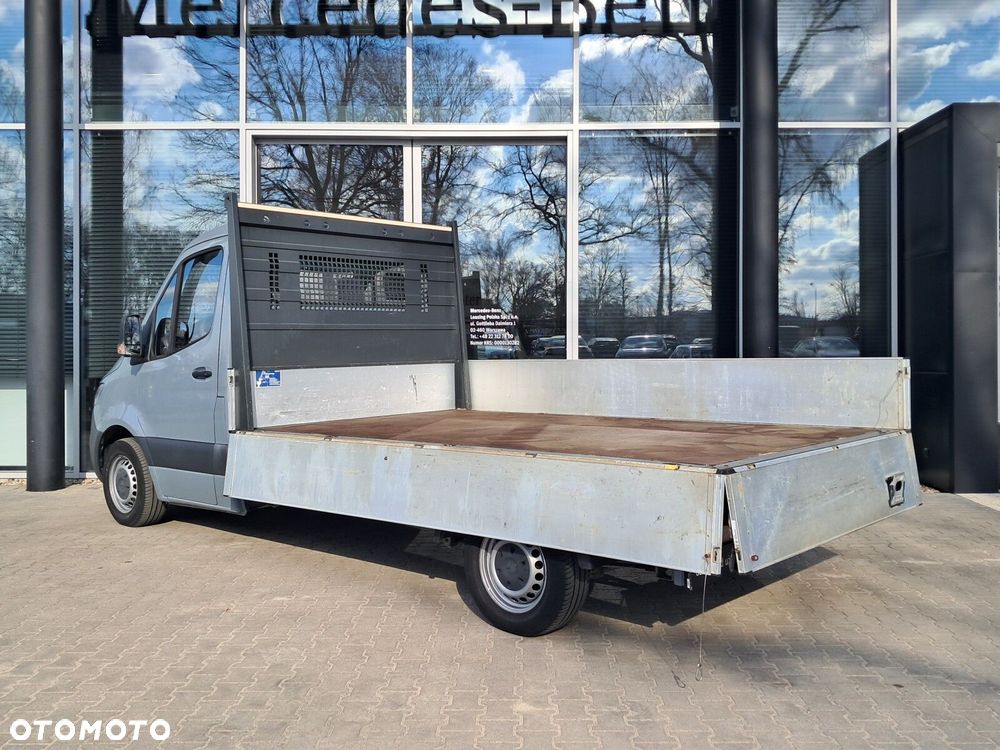 Mercedes-Benz Sprinter 910 - 9
