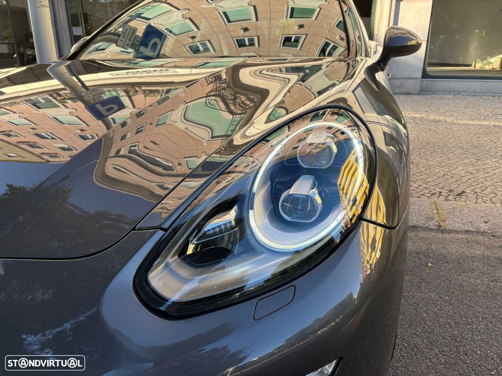 Porsche Panamera - 25