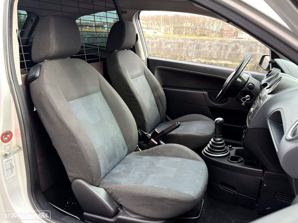 Ford Fiesta 1.4 TDCI - 10