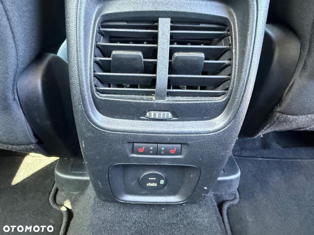 Ford Kuga - 11