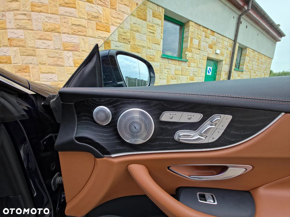Mercedes-Benz Klasa E 220 d 4-Matic 9G-TRONIC - 32