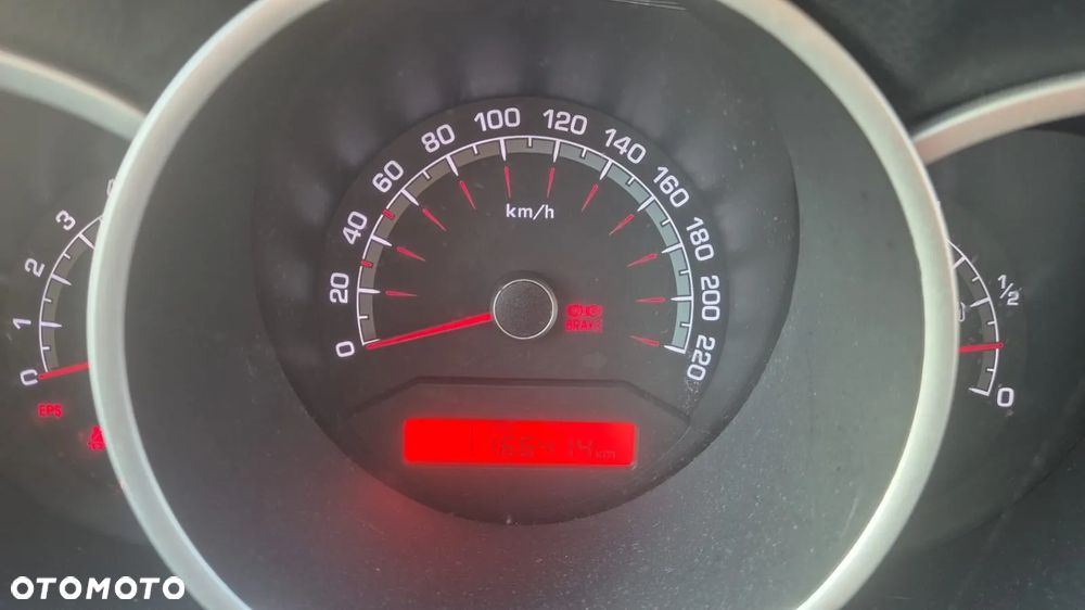 Kia Venga 1.4 CRDi 90 Attract - 9