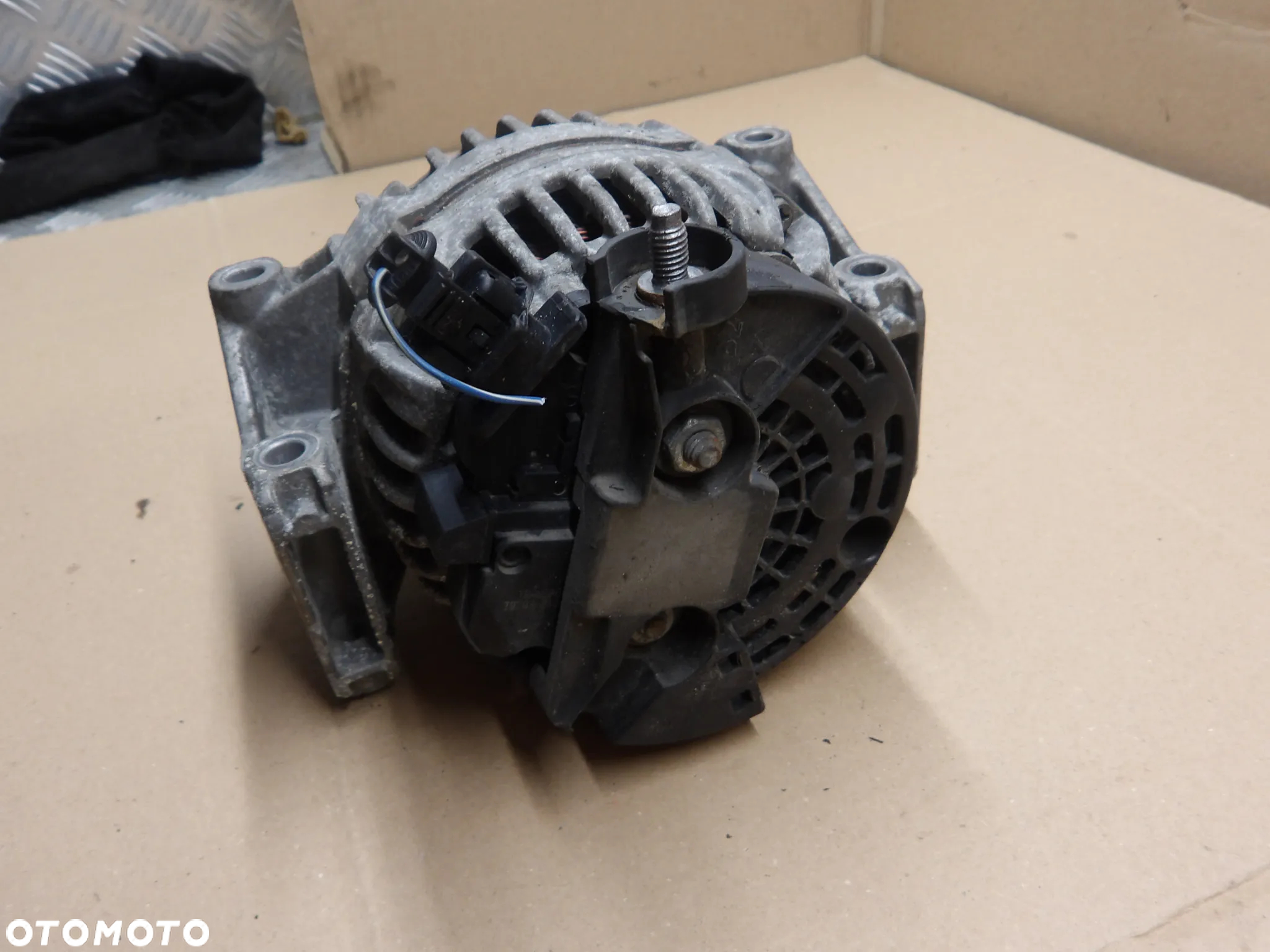 OPEL VECTRA C SEDAN 02-05 2.2 SE ALTERNATOR - 5