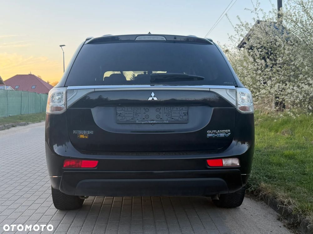 Mitsubishi Outlander 2.0 4WD Plus - 21