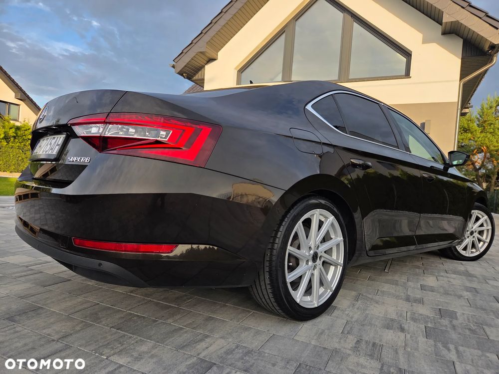 Skoda Superb 2.0 TDI DSG Premium Edition - 18