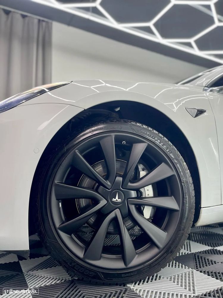 Tesla Model 3 Long-Range Dual Motor AWD - 3