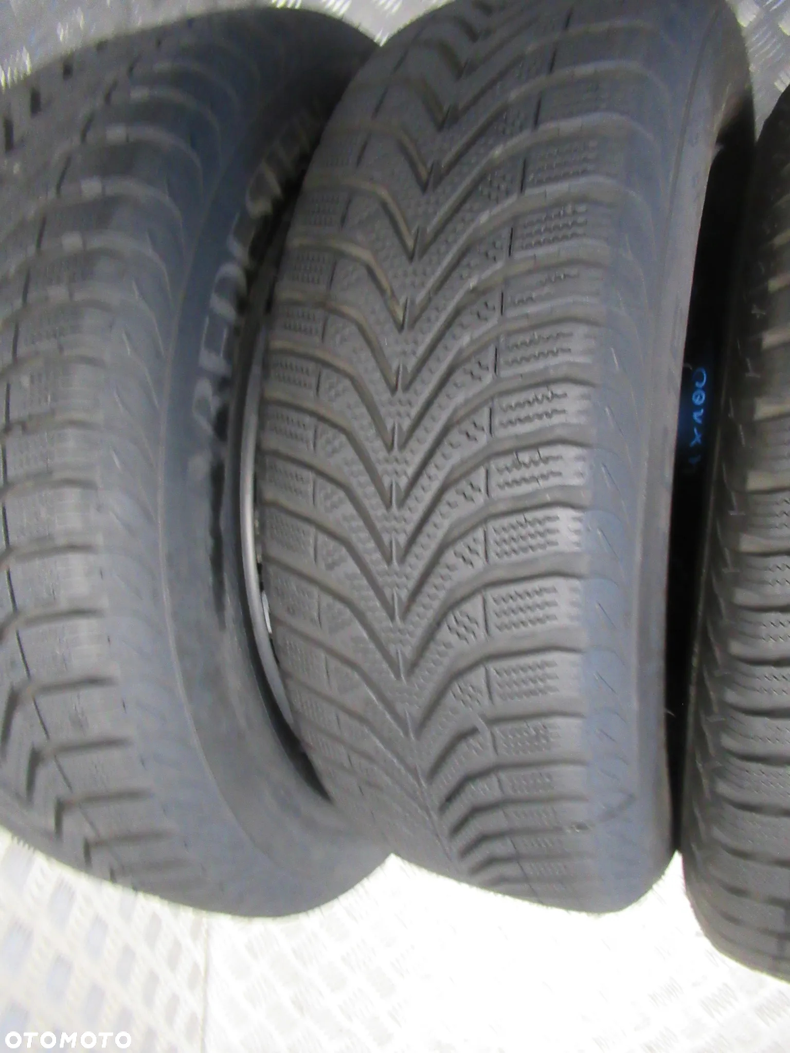 Koła Renault Clio Kangoo Zoe Modus Dacia Sandero Jogger 6Jx15 et40 4x100 zima 8mm - 6