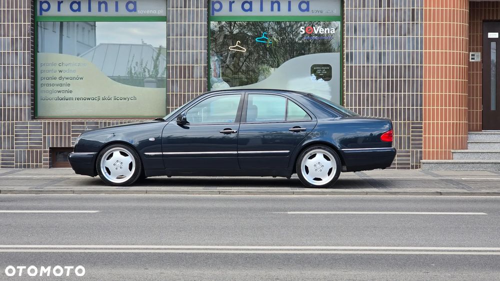 Mercedes-Benz Klasa E 300 TD Avantgarde - 1
