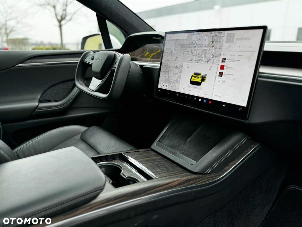 Tesla Model X - 13