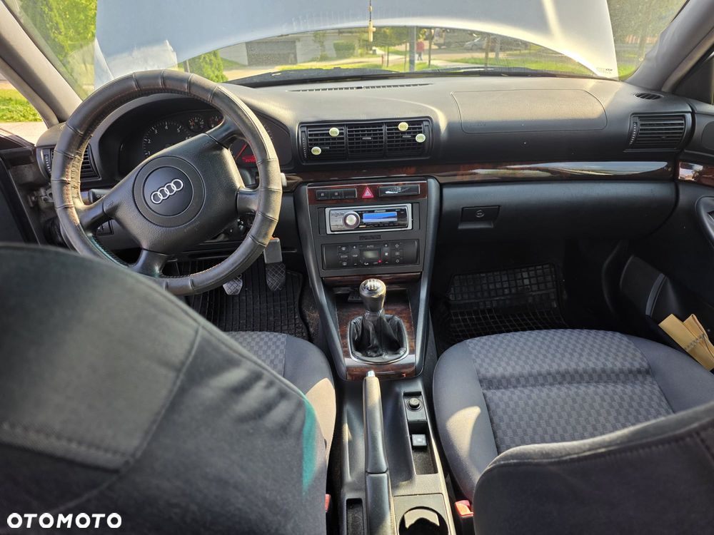 Audi A4 Limousine 1.8 - 9