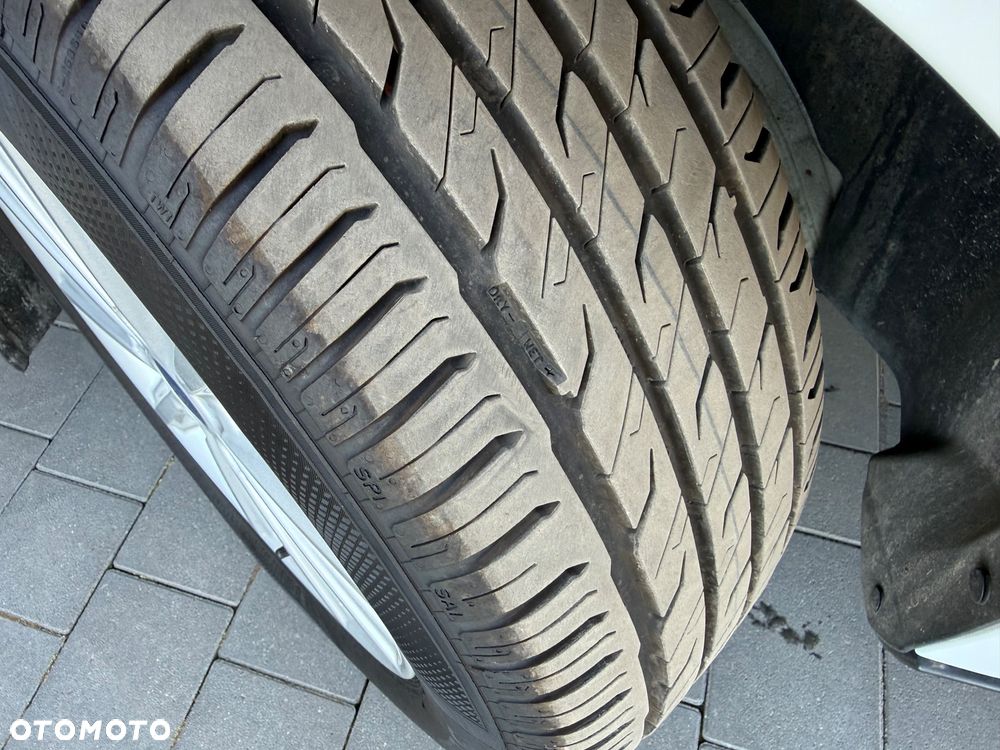 Ford Focus 1.0 EcoBoost Titanium - 36