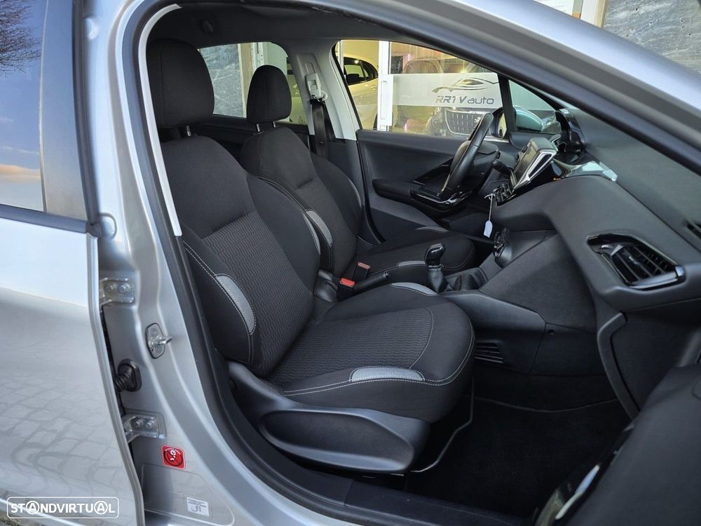 Peugeot 208 1.6 BlueHDi Style - 14