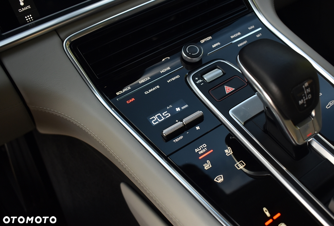 Porsche Panamera - 31