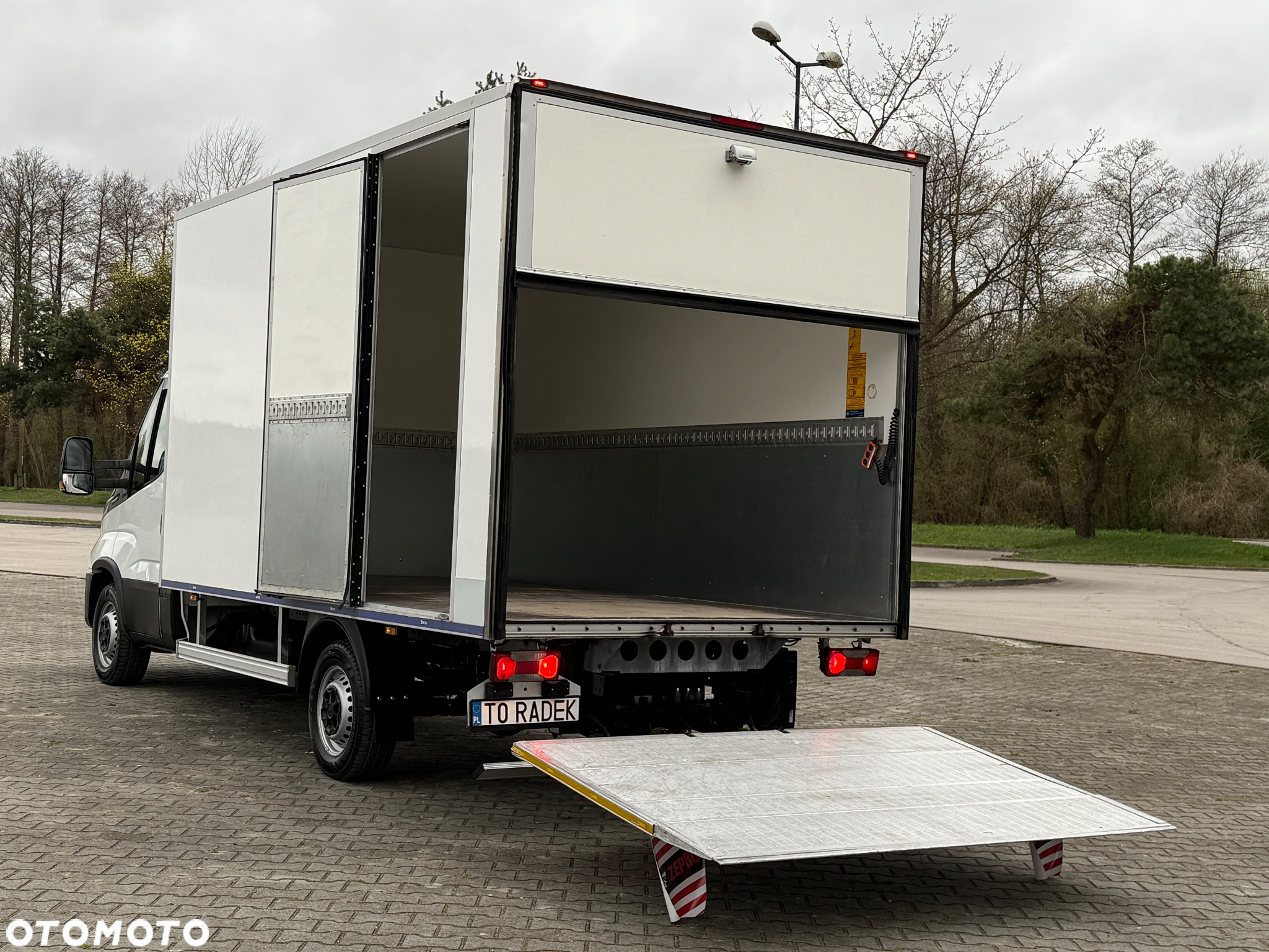 Iveco DAILY 35-160 160KM Hi Matic *Resor+Poduszka* Full LED Kontener * Izoterma +Winda 750KG SUPER STAN!!! - 24