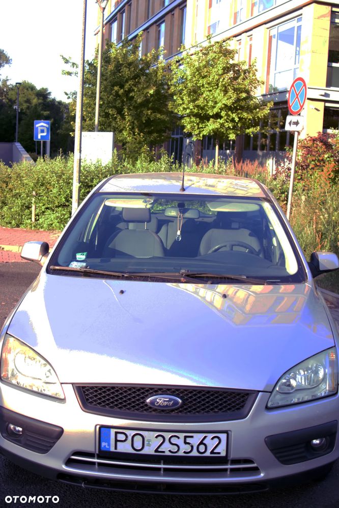 Ford Focus 1.6 16V Ambiente - 3