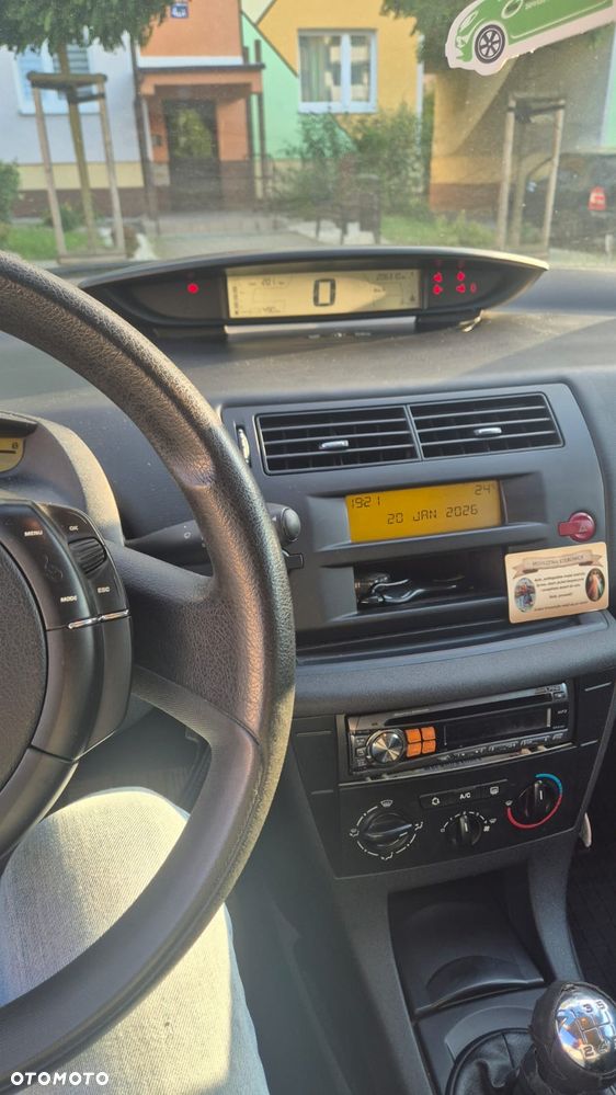 Citroën C4 1.4 16V X - 1