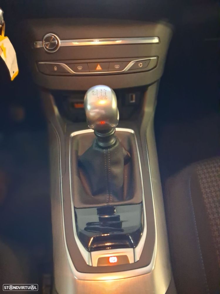 Peugeot 308 SW 1.2 PureTech Style - 14