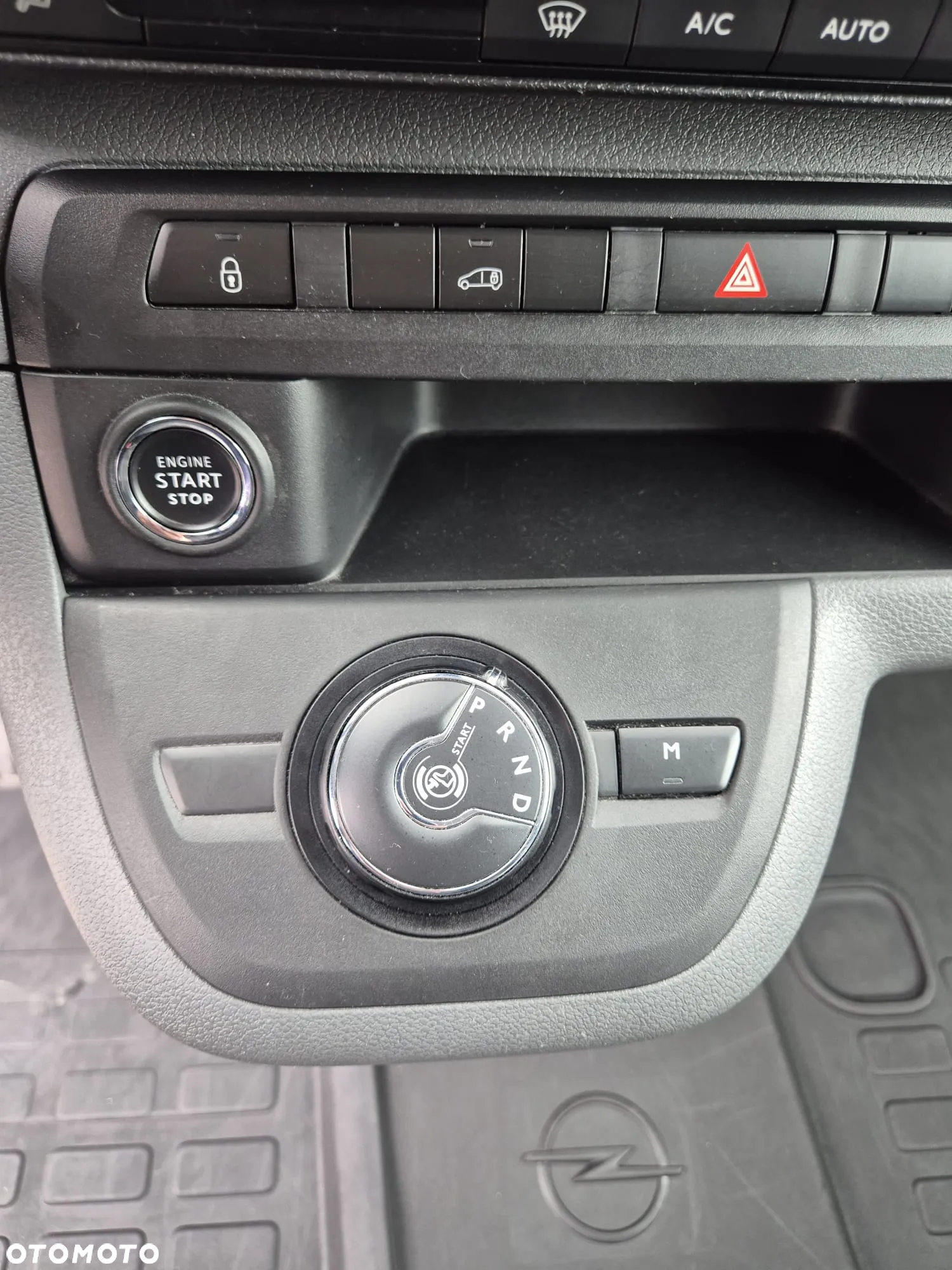 Opel VIVARO 2.0 Automat - 9