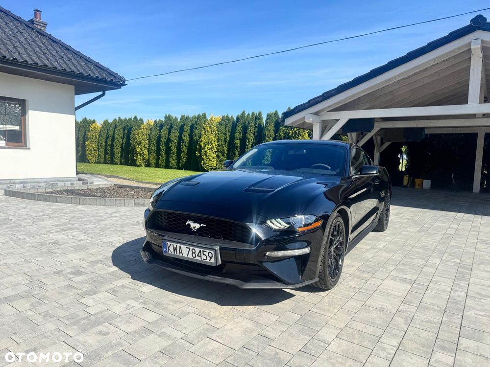 Ford Mustang - 1