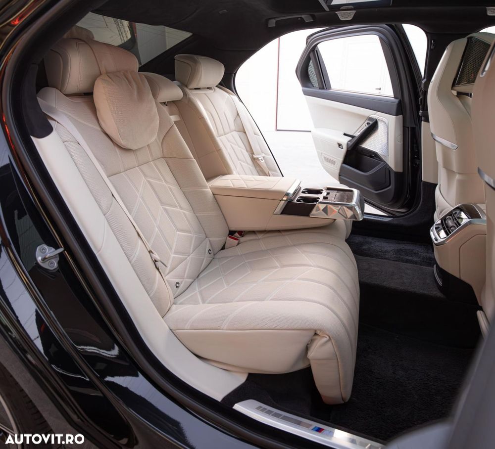 BMW Seria 7 - 16