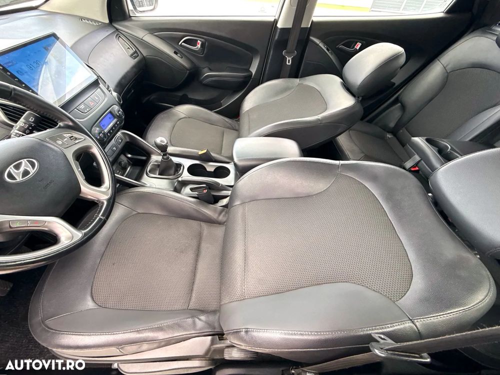 Hyundai ix35 1.7 CRDI 2WD blue Finale Silver - 19