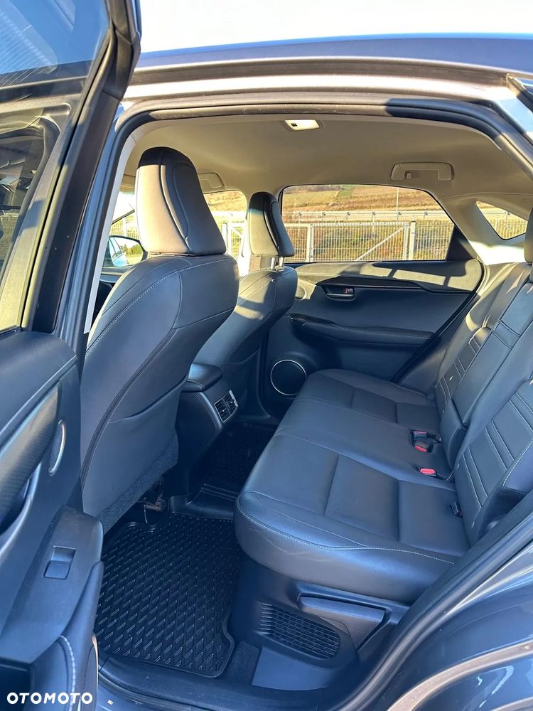 Lexus NX 200t AWD - 11