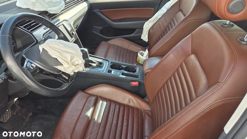 Volkswagen Passat 2.0 TDI SCR (BlueMotion Tech) 4Motion D Highline - 8