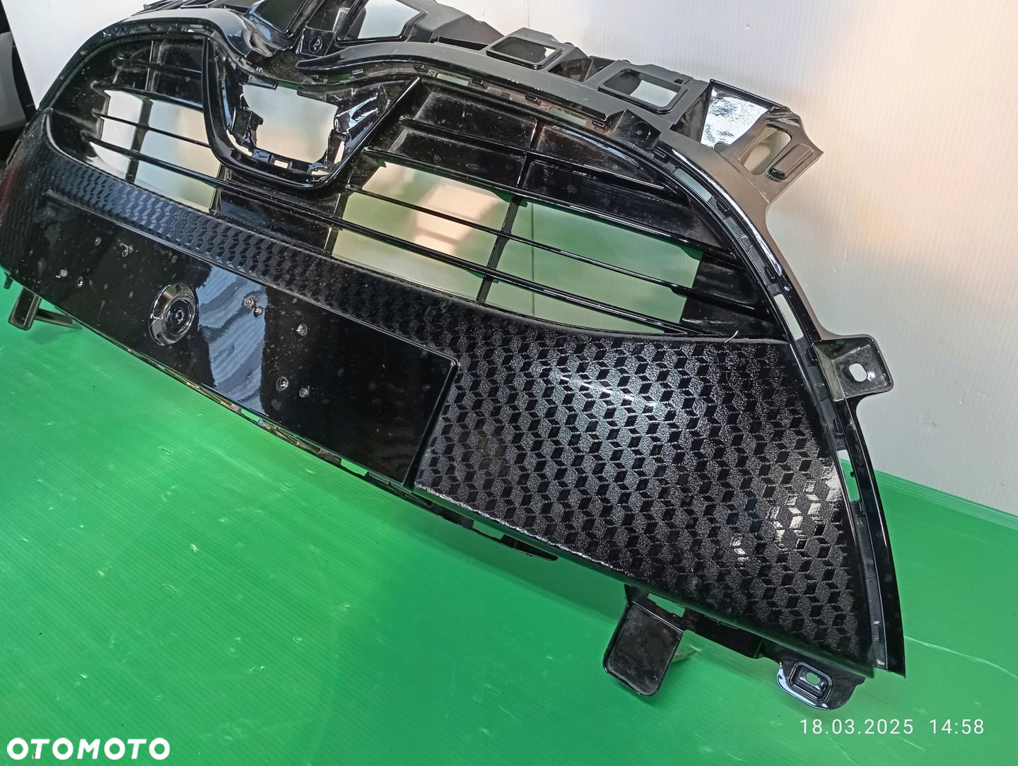 TOYOTA YARIS IV 2020- GRILL KRATKA ZDERZAKA ŚRODKOWA 53101-0DB61 - 3