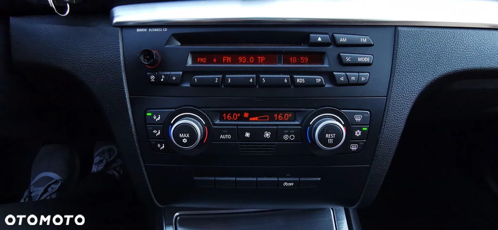 BMW Seria 1 120i Edition Sport - 23