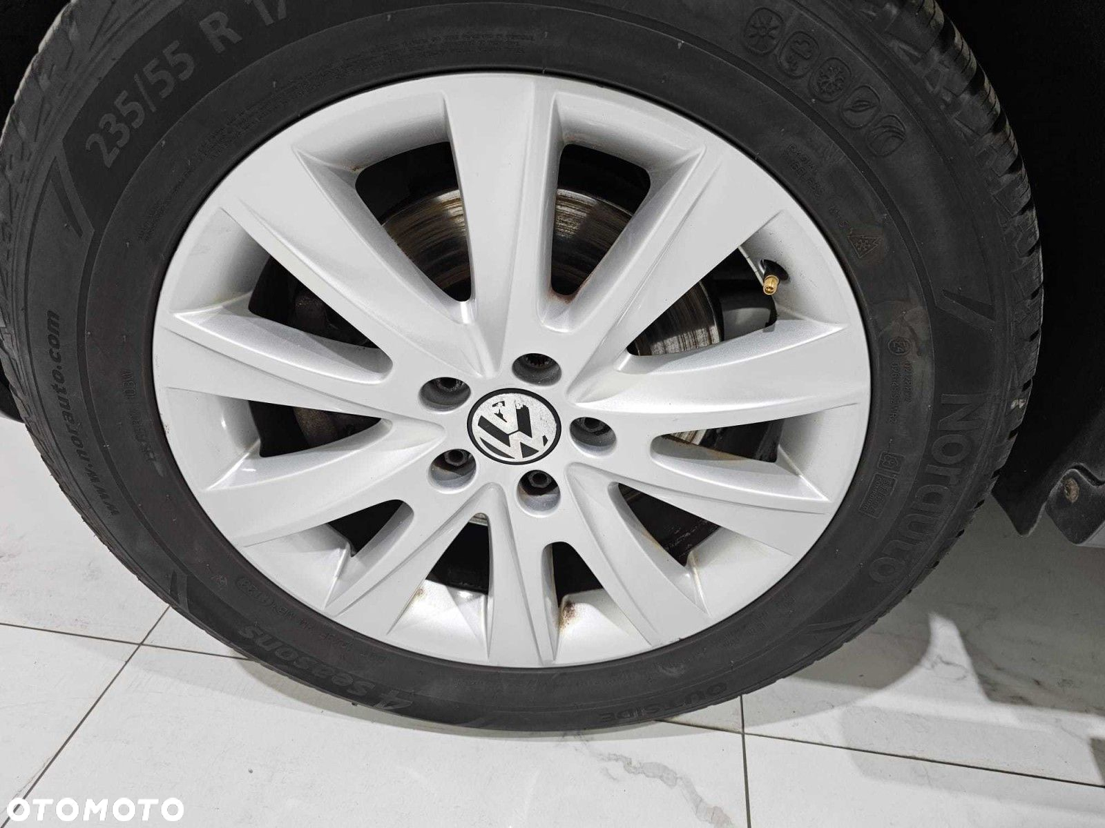 Volkswagen Tiguan - 13