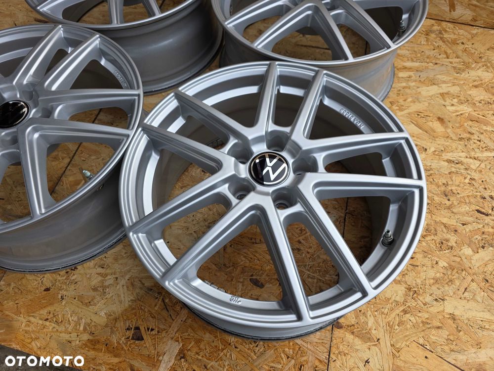 [1401] Felgi aluminiowe 17 cali VW 5x112 et40 Golf Passat Arteon - 9