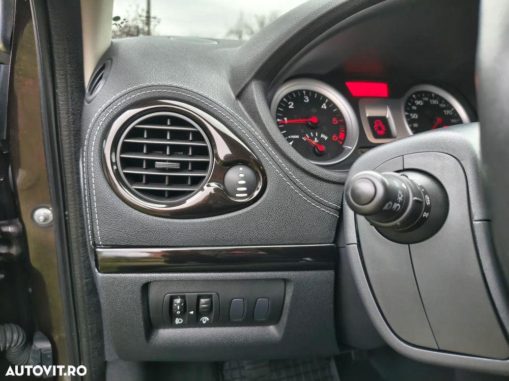 Renault Clio 1.5 dCi 90 FAP Luxe - 23